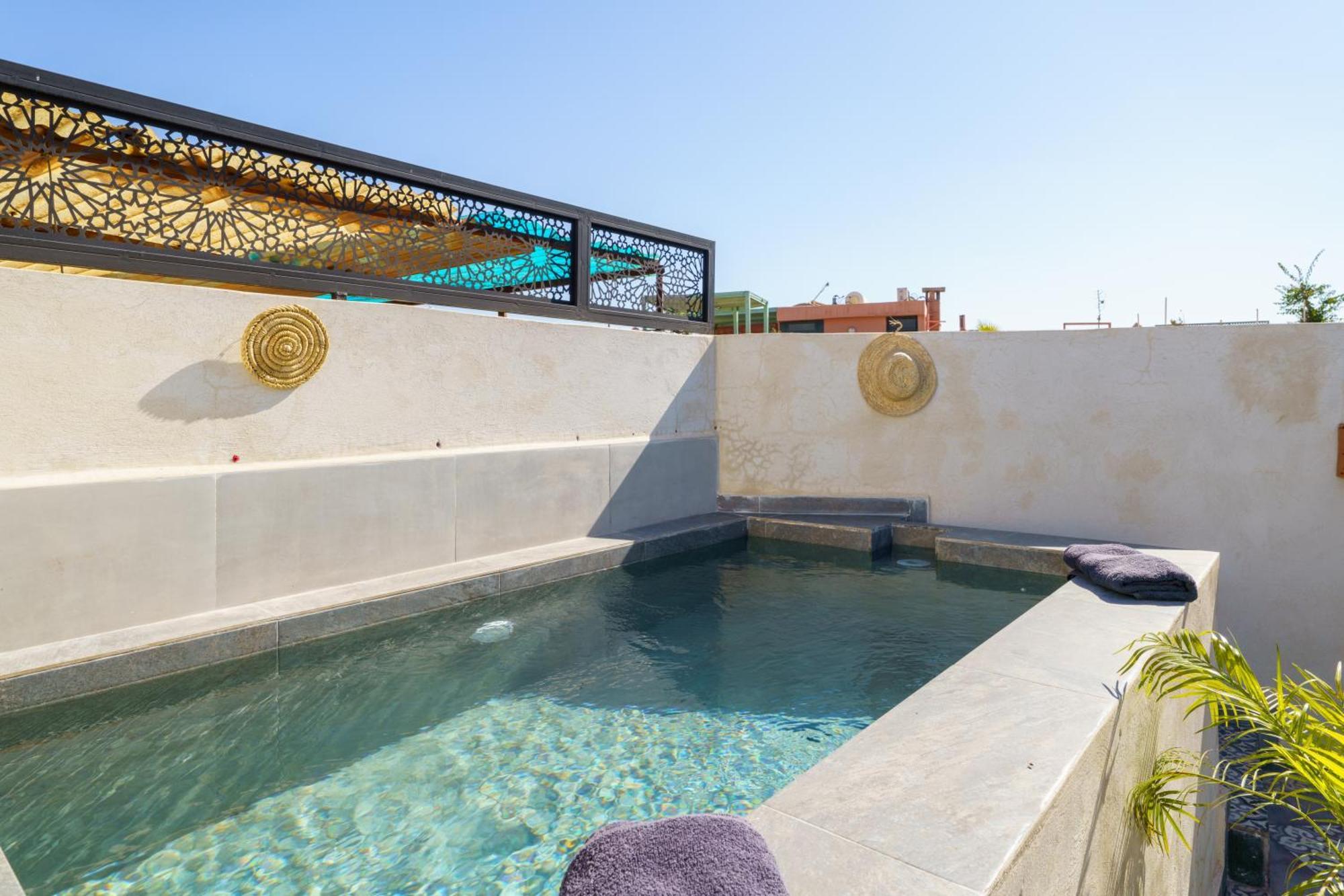 Riad 4 Chambres - Piscine & Petit Dejeuner Gratuit - Wifi Fibre Optique 马拉喀什 外观 照片