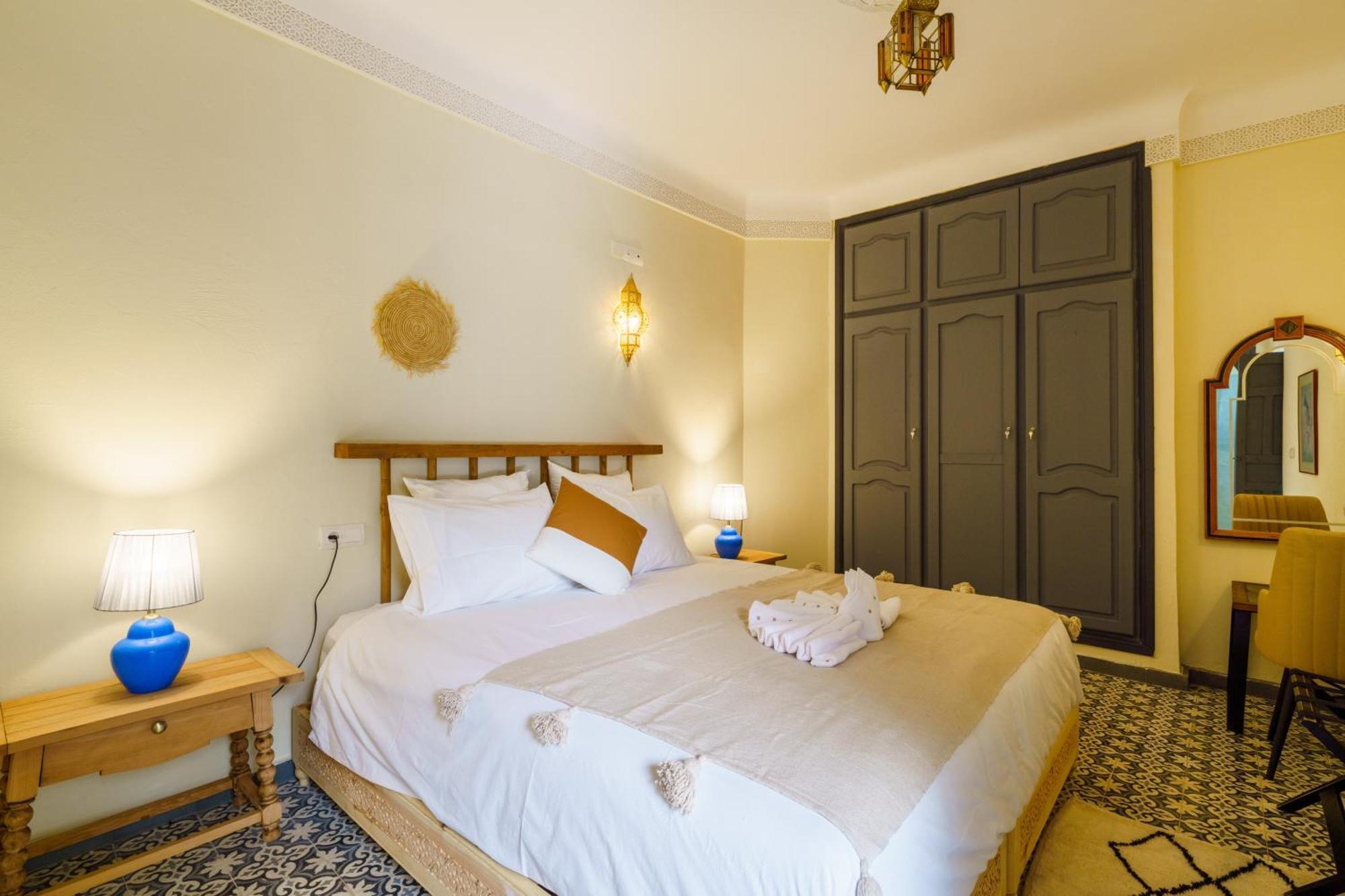 Riad 4 Chambres - Piscine & Petit Dejeuner Gratuit - Wifi Fibre Optique 马拉喀什 外观 照片