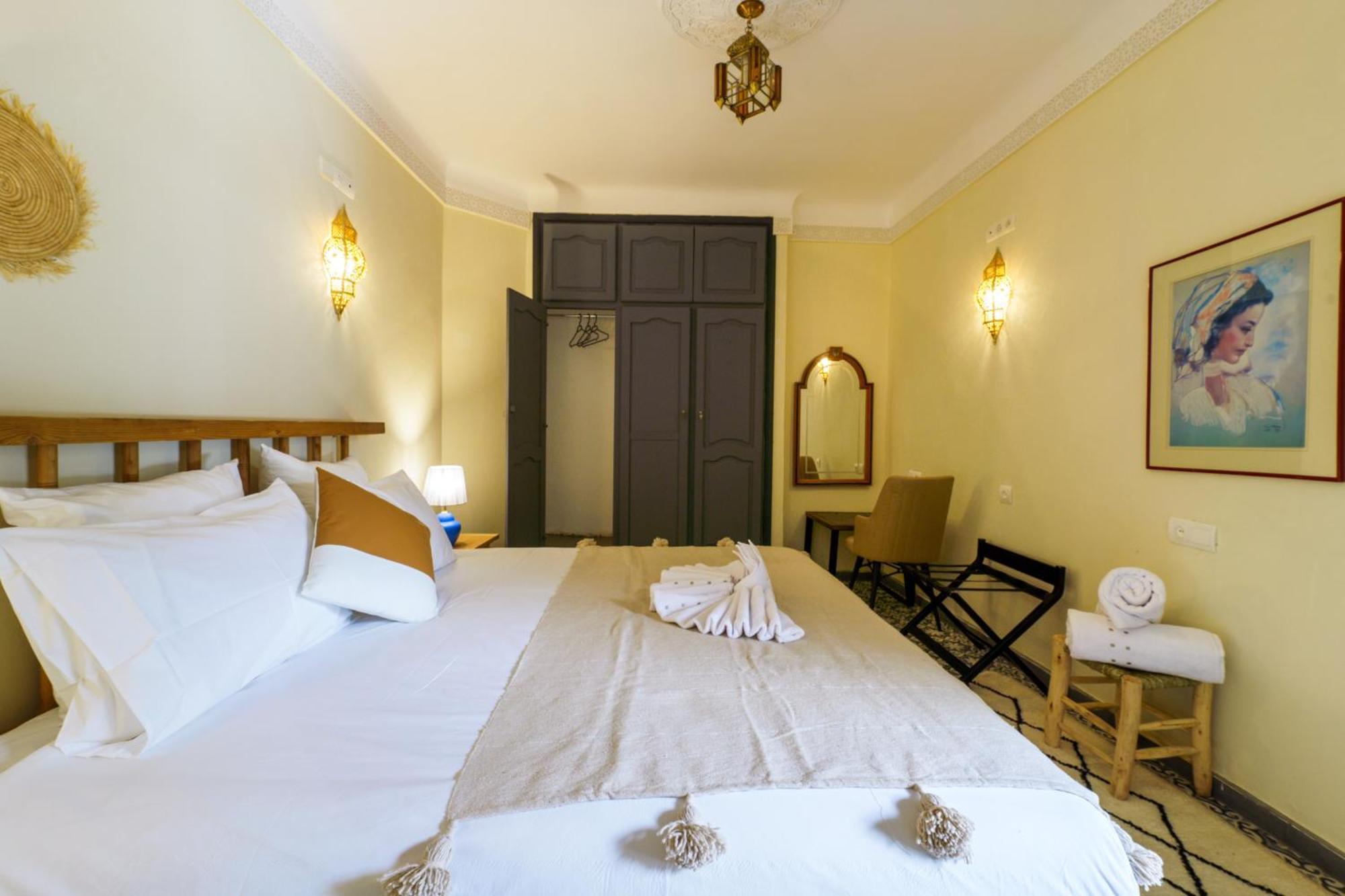 Riad 4 Chambres - Piscine & Petit Dejeuner Gratuit - Wifi Fibre Optique 马拉喀什 外观 照片