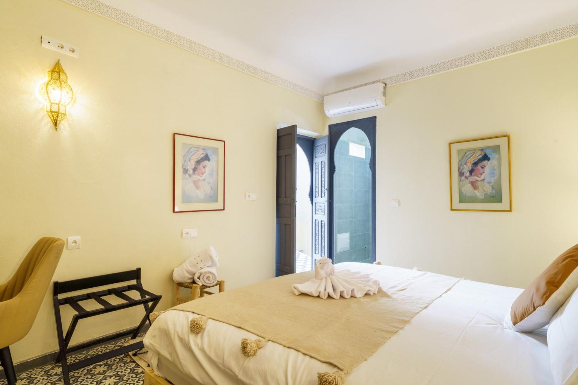 Riad 4 Chambres - Piscine & Petit Dejeuner Gratuit - Wifi Fibre Optique 马拉喀什 外观 照片