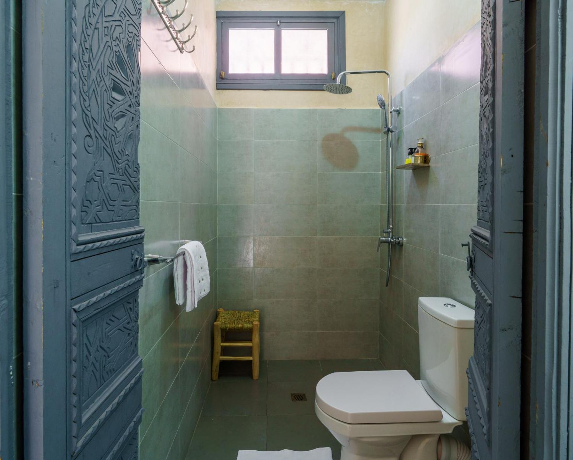 Riad 4 Chambres - Piscine & Petit Dejeuner Gratuit - Wifi Fibre Optique 马拉喀什 外观 照片