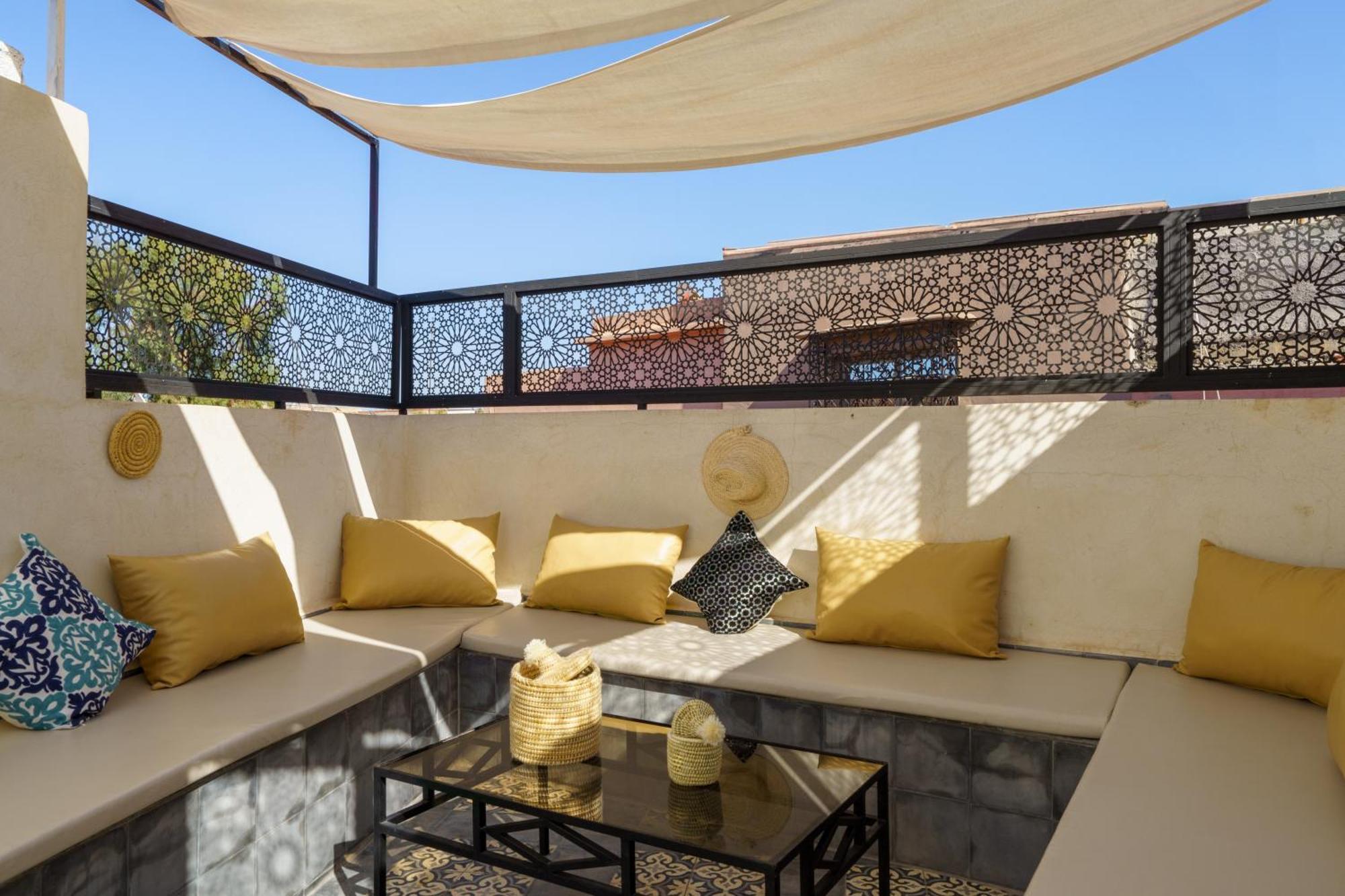 Riad 4 Chambres - Piscine & Petit Dejeuner Gratuit - Wifi Fibre Optique 马拉喀什 外观 照片