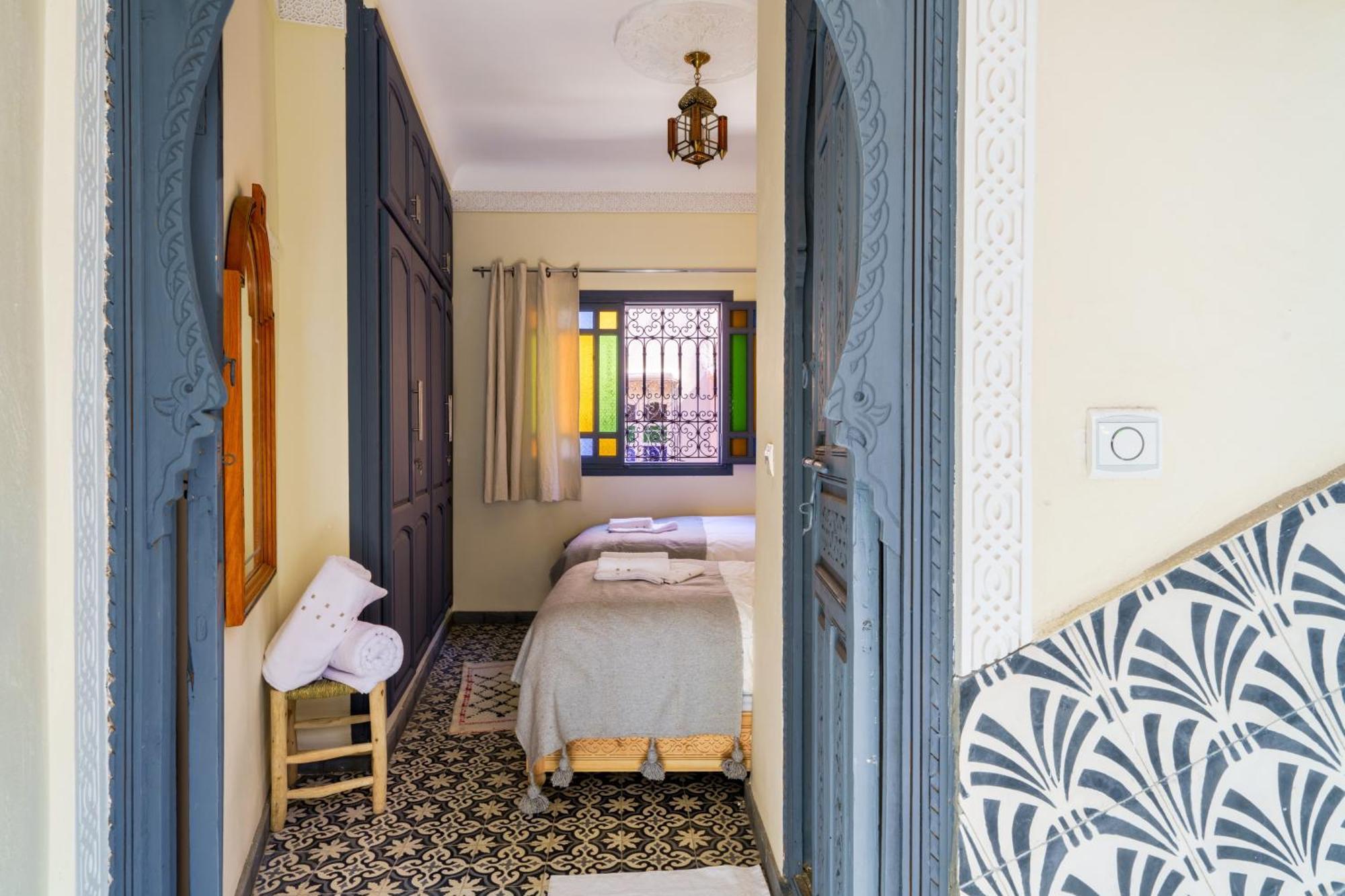 Riad 4 Chambres - Piscine & Petit Dejeuner Gratuit - Wifi Fibre Optique 马拉喀什 外观 照片