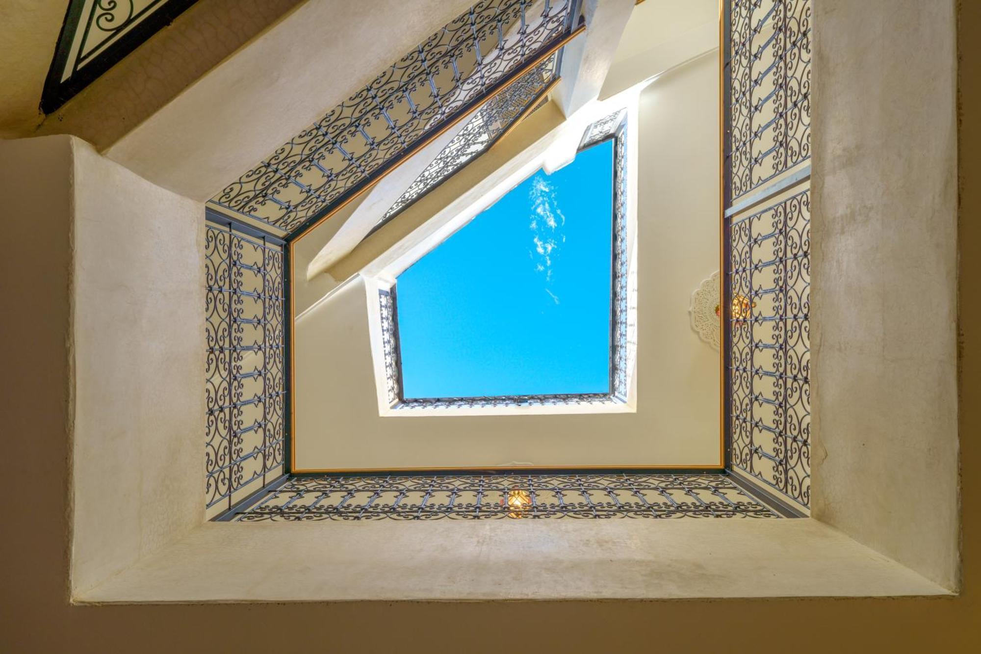 Riad 4 Chambres - Piscine & Petit Dejeuner Gratuit - Wifi Fibre Optique 马拉喀什 外观 照片