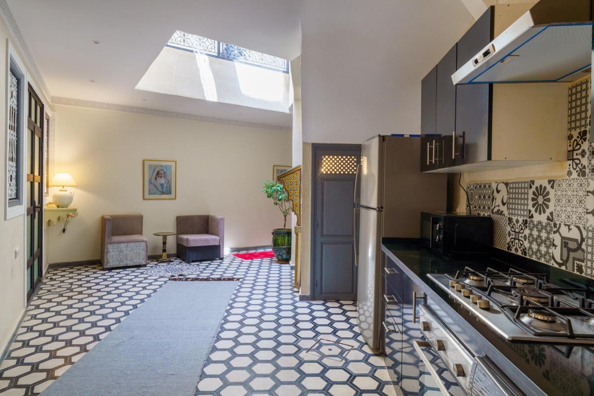 Riad 4 Chambres - Piscine & Petit Dejeuner Gratuit - Wifi Fibre Optique 马拉喀什 外观 照片