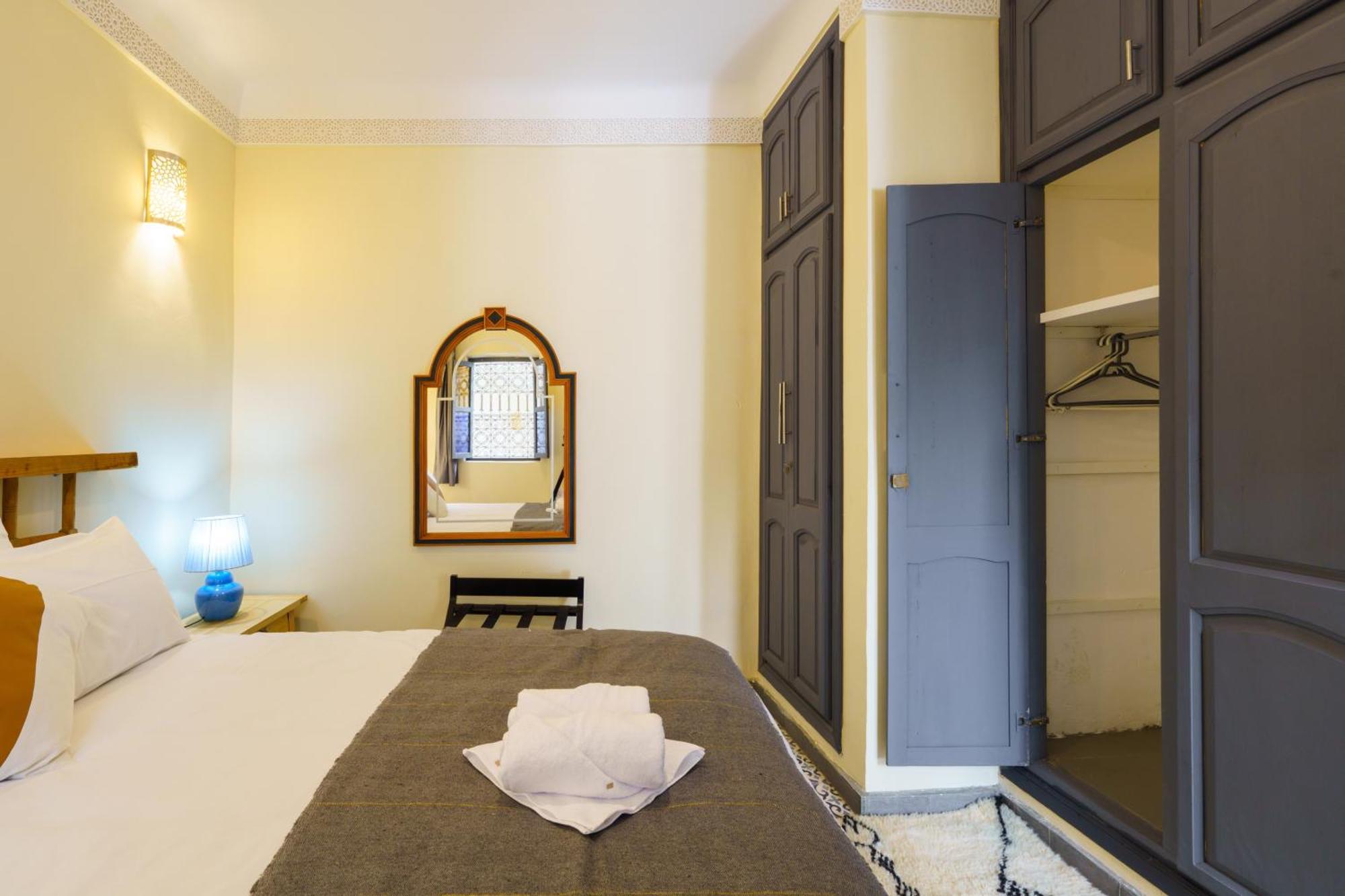 Riad 4 Chambres - Piscine & Petit Dejeuner Gratuit - Wifi Fibre Optique 马拉喀什 外观 照片