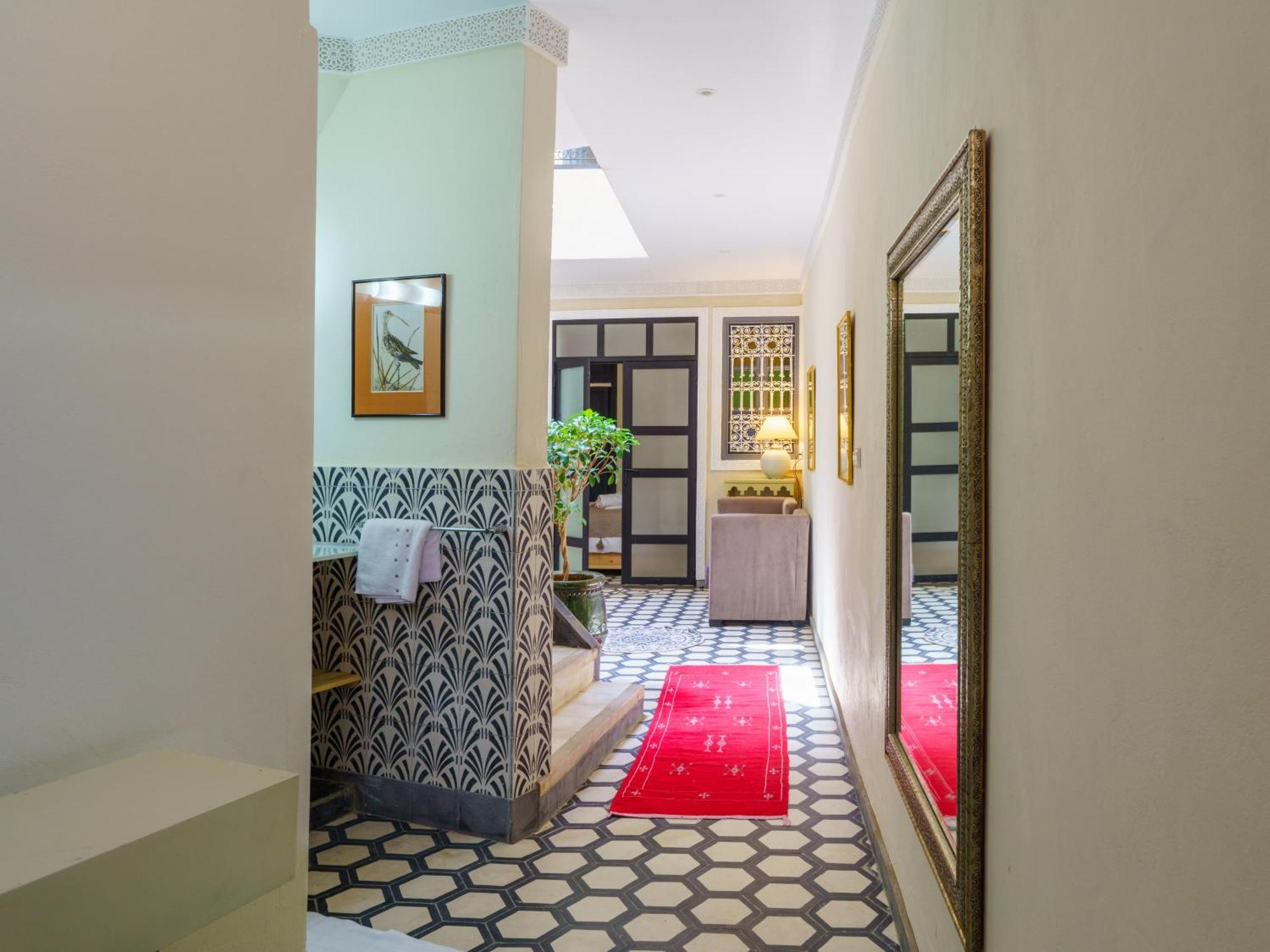 Riad 4 Chambres - Piscine & Petit Dejeuner Gratuit - Wifi Fibre Optique 马拉喀什 外观 照片