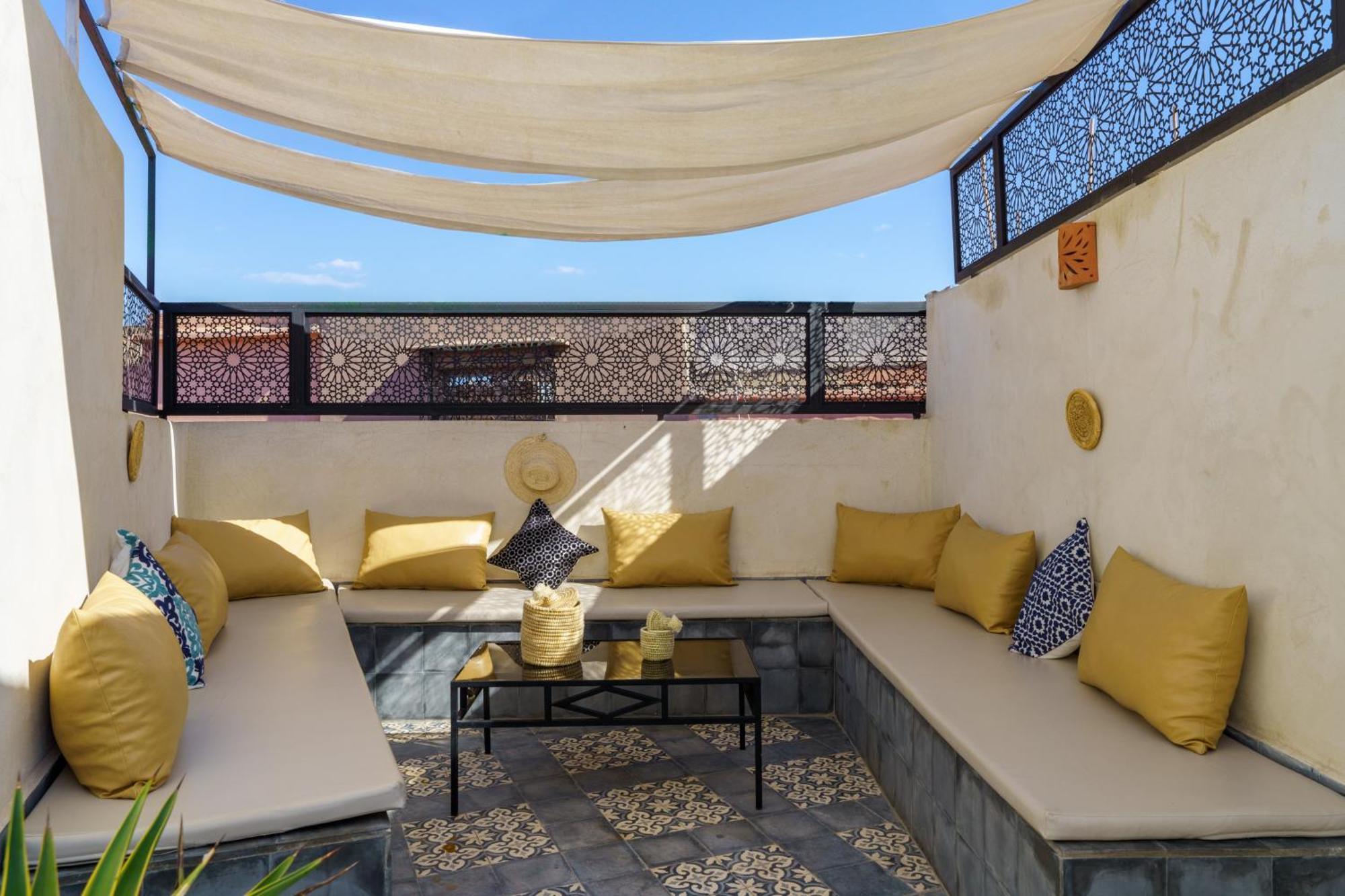 Riad 4 Chambres - Piscine & Petit Dejeuner Gratuit - Wifi Fibre Optique 马拉喀什 外观 照片