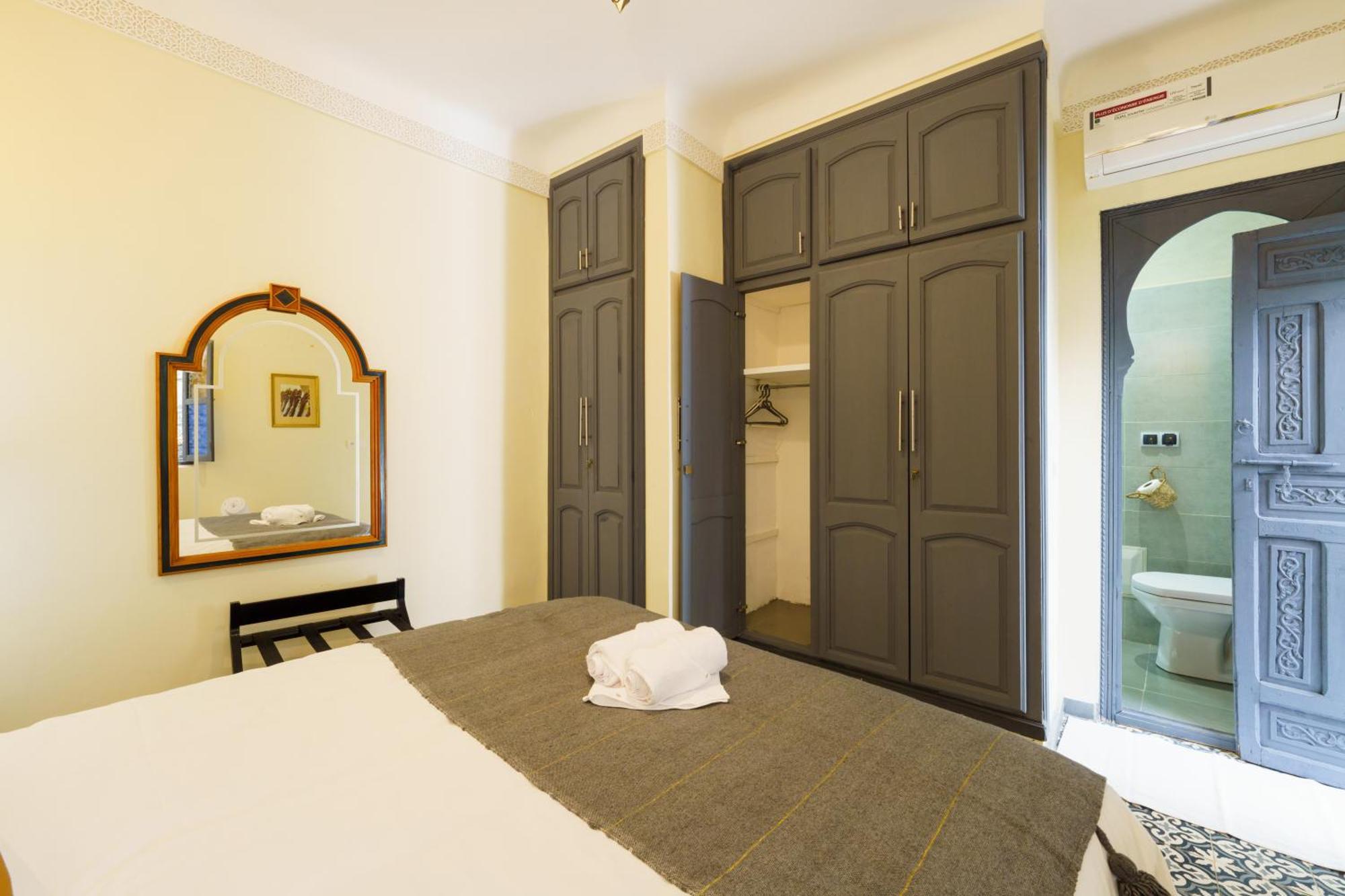 Riad 4 Chambres - Piscine & Petit Dejeuner Gratuit - Wifi Fibre Optique 马拉喀什 外观 照片