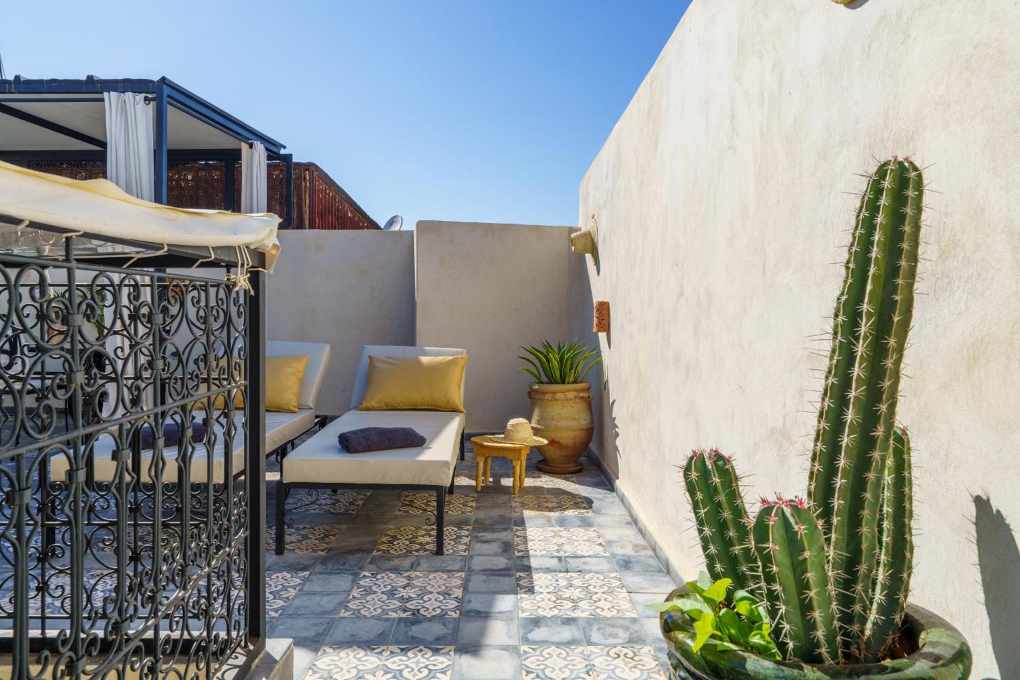 Riad 4 Chambres - Piscine & Petit Dejeuner Gratuit - Wifi Fibre Optique 马拉喀什 外观 照片
