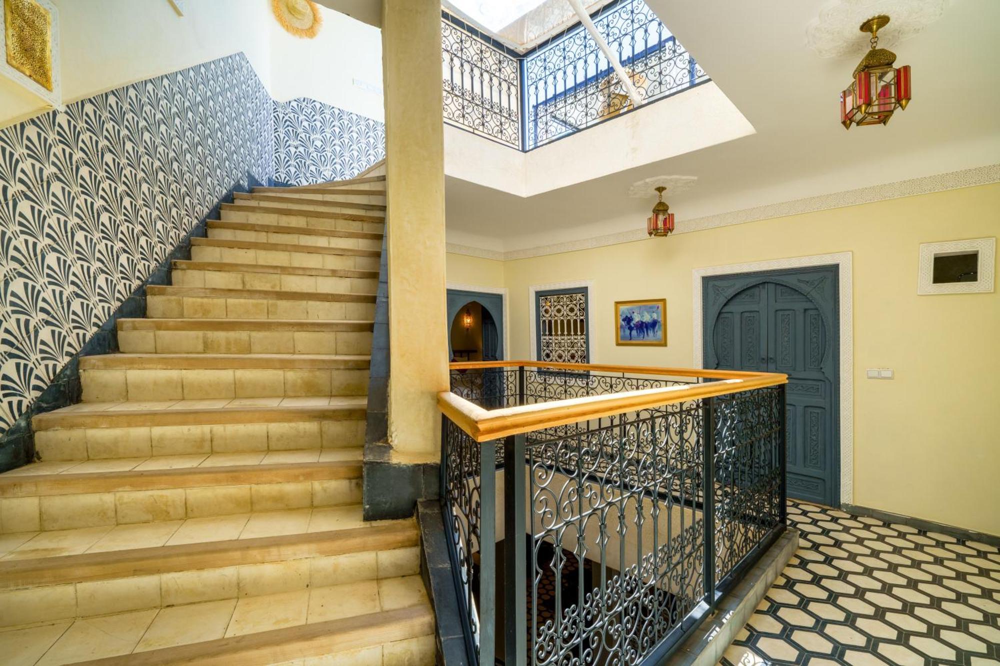 Riad 4 Chambres - Piscine & Petit Dejeuner Gratuit - Wifi Fibre Optique 马拉喀什 外观 照片