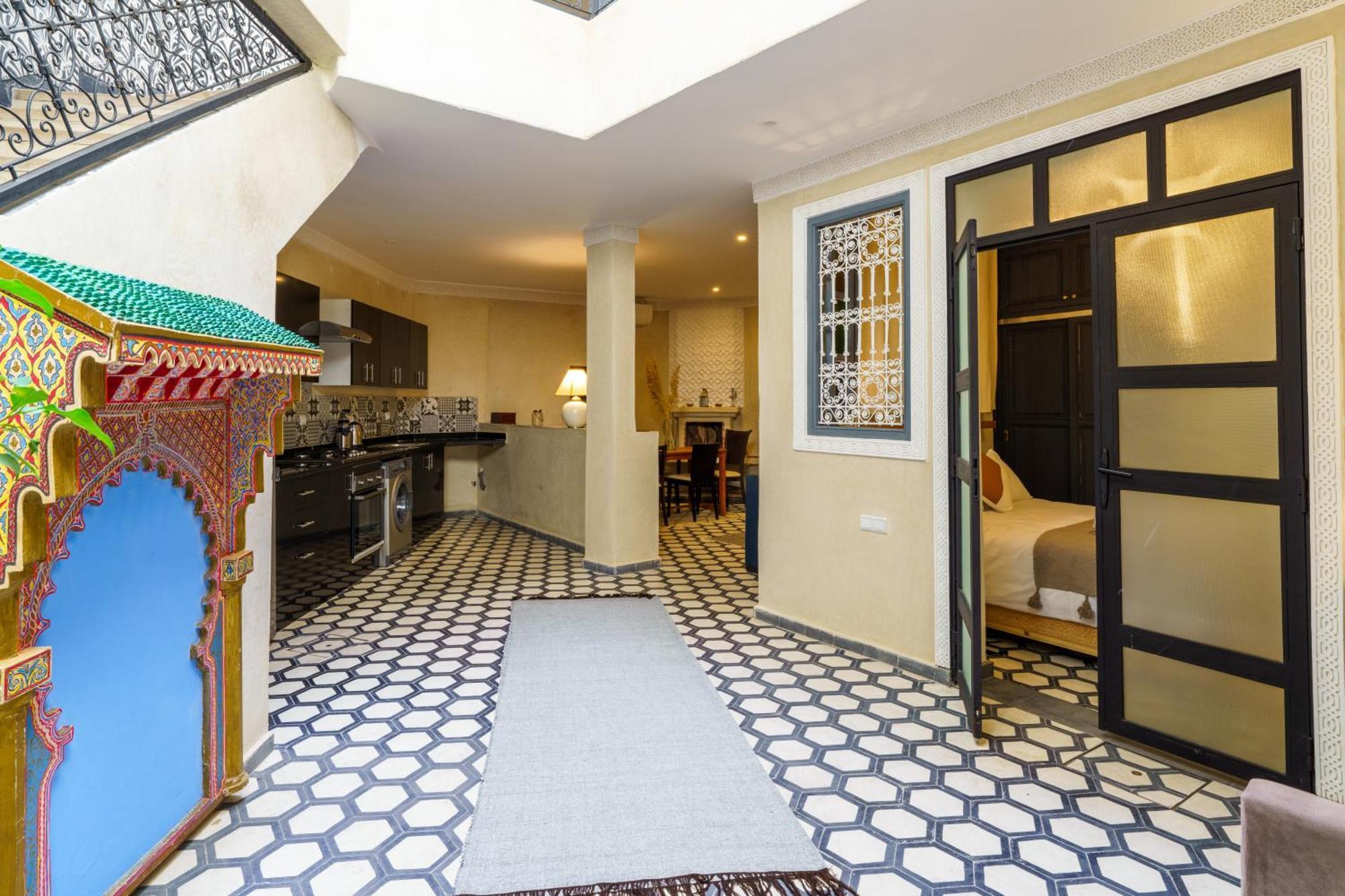 Riad 4 Chambres - Piscine & Petit Dejeuner Gratuit - Wifi Fibre Optique 马拉喀什 外观 照片