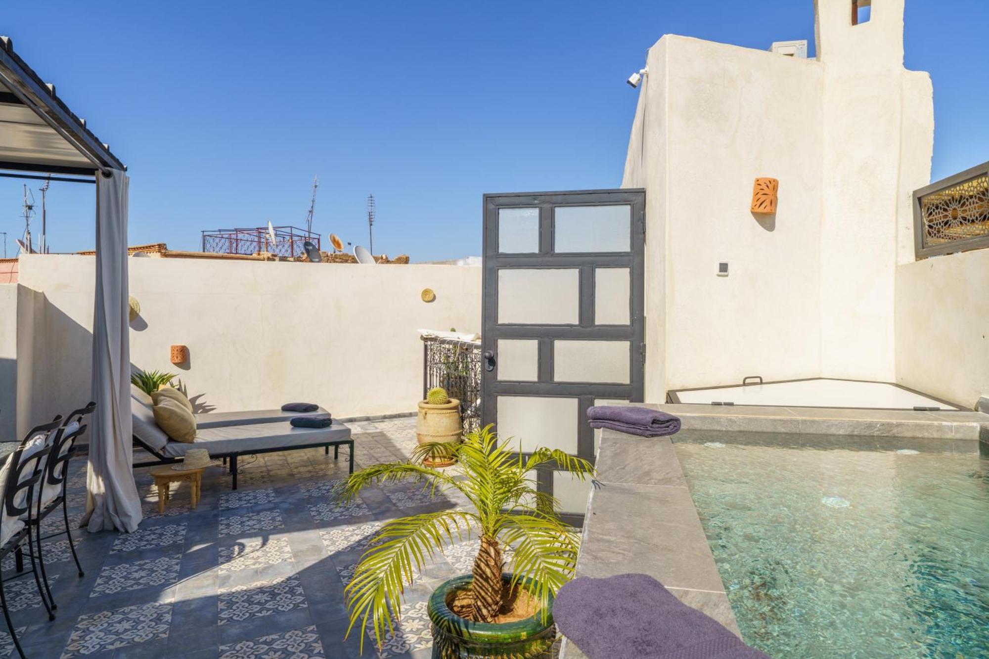 Riad 4 Chambres - Piscine & Petit Dejeuner Gratuit - Wifi Fibre Optique 马拉喀什 外观 照片