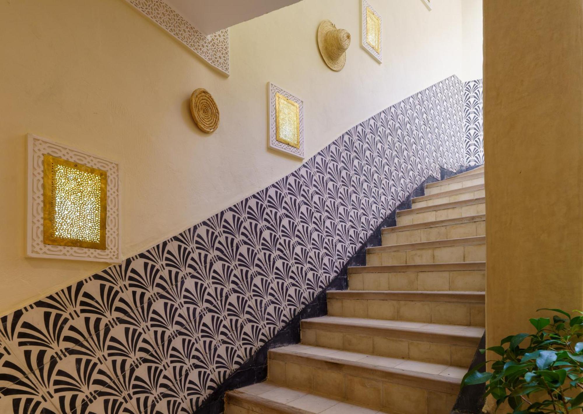 Riad 4 Chambres - Piscine & Petit Dejeuner Gratuit - Wifi Fibre Optique 马拉喀什 外观 照片
